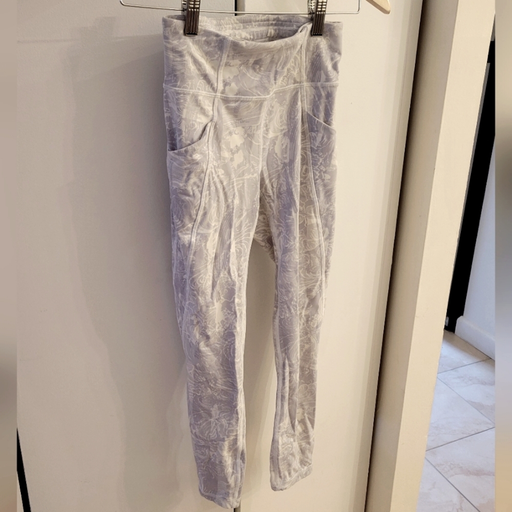 Lululemon leggings Size 2 - white/lilac